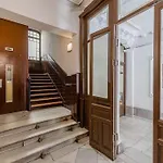 Tranquilo Apartamento En Chueca In2Iz5
